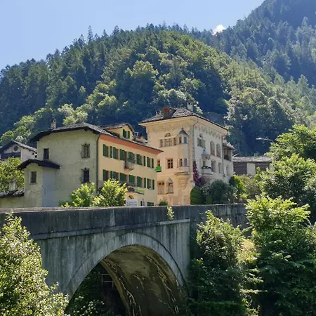 Di 50 Mq Con Bagno E Grande Balcone Privato *