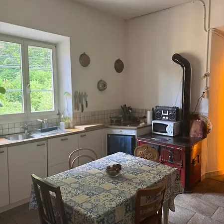 Di 50 Mq Con Bagno E Grande Balcone Privato Konukevi Promontogno