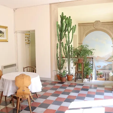 Di 50 Mq Con Bagno E Grande Balcone Privato